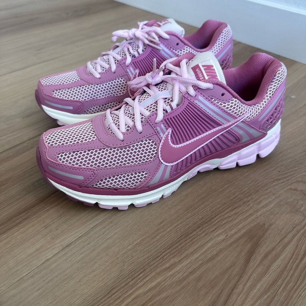 Nike Women's Pink Running Shoes